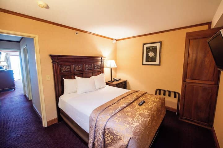 Room 11 of 50