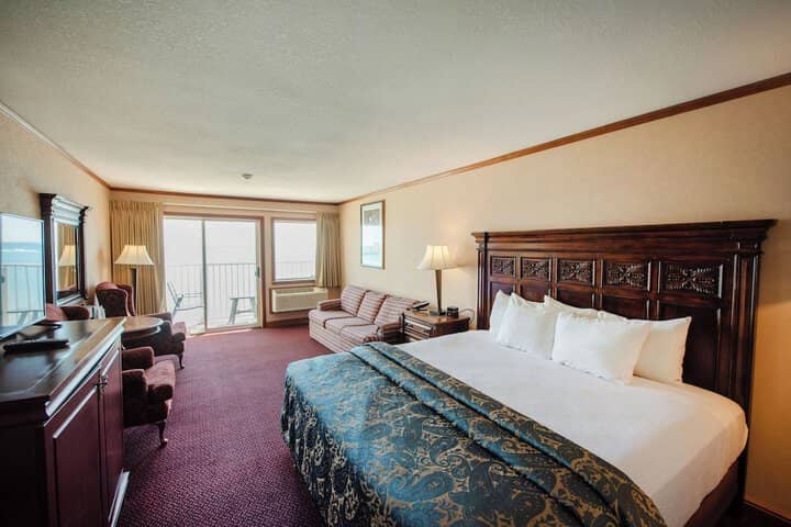 Room 10 of 50