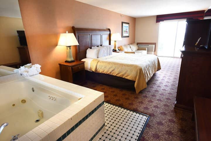 Room 4 of 50
